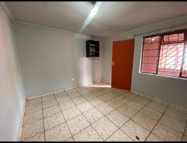 14 BEDROOM HOUSE FOR SALE IN VREDEDORP